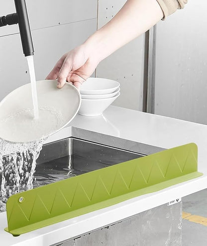 Kitchen splash guard